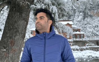 Snow-covered Kashmir landscape with a checklist of essentials for a snow adventure.